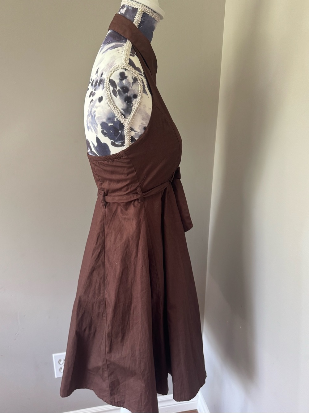 Maggie & Zoe Chocolate Brown Halter Tie-Waist Dress - Picture 4 of 10